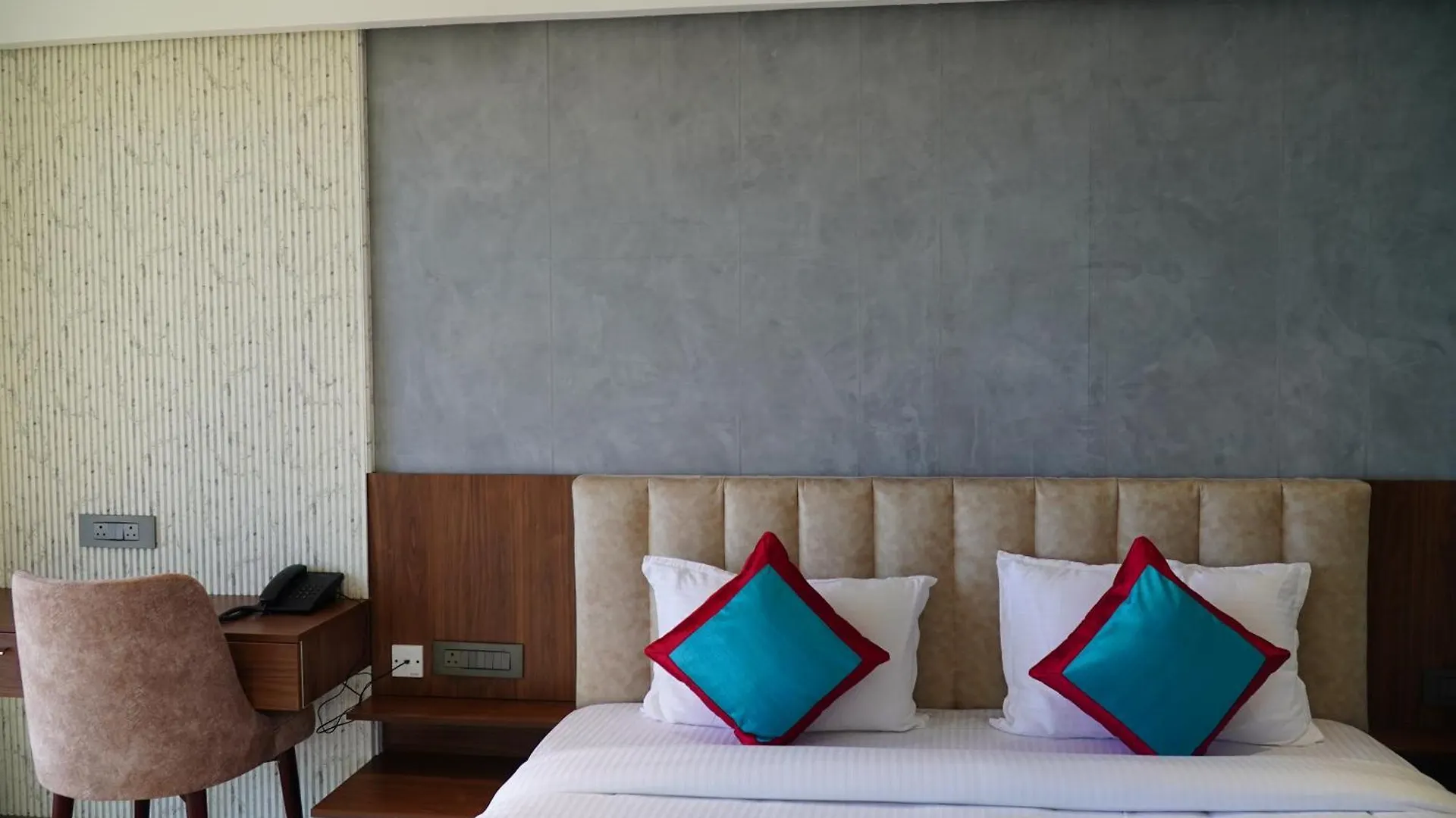 The Cloud Hotel Devikolam